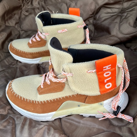 HOLO+CO Women’s Tan & Cream Ankle Booties - Picture 3 of 7